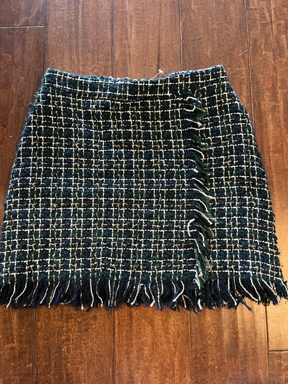 Le Lis Green & White Tweed Fringe Mini Skirt